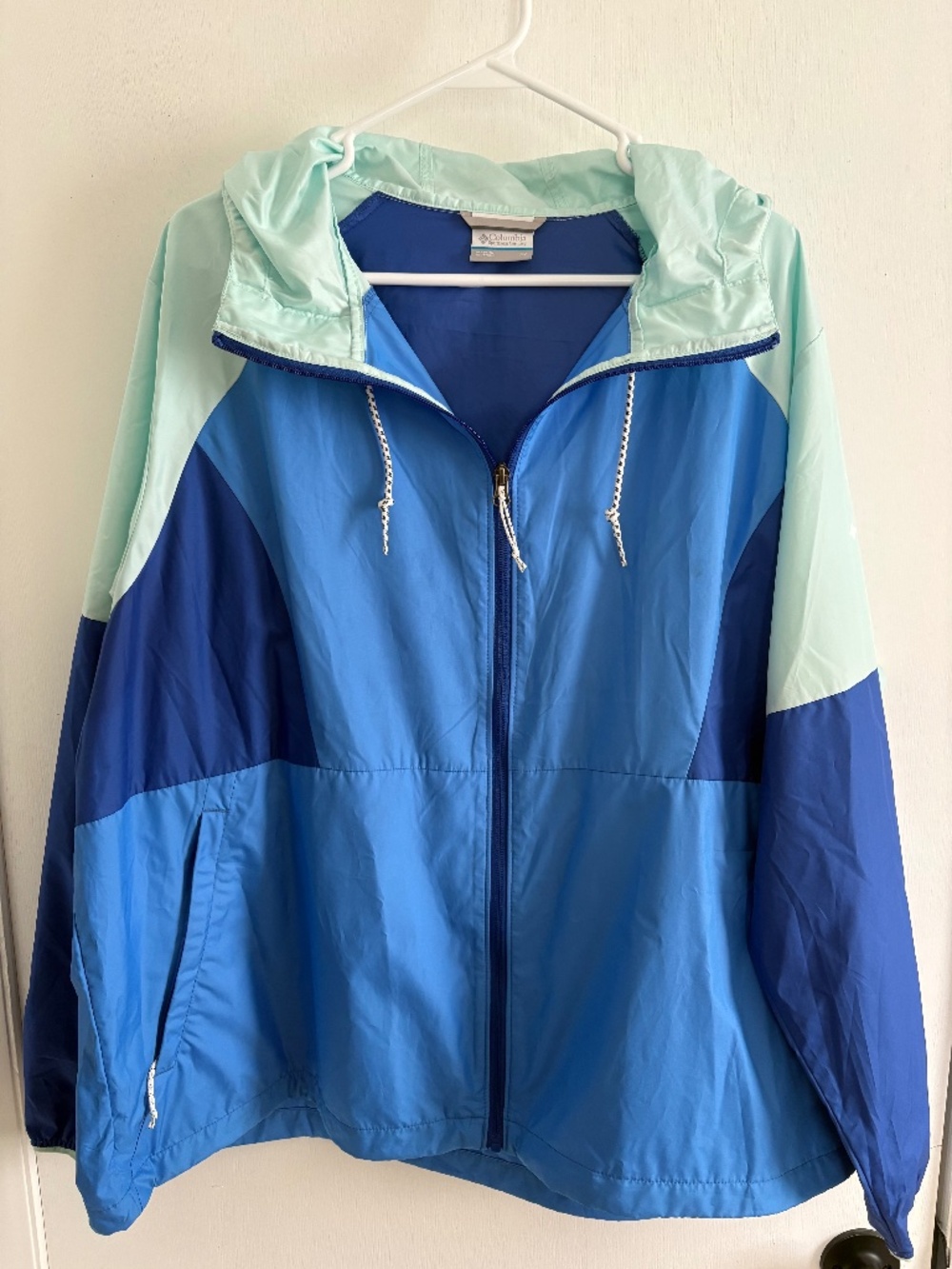Columbia Windbreaker